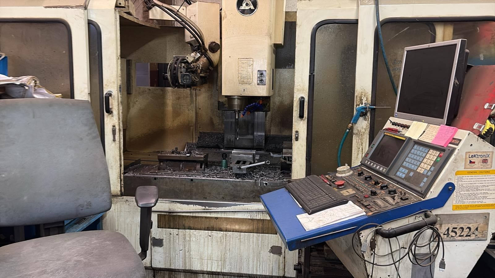 CNC frézka s řídicím systémem Fanuc